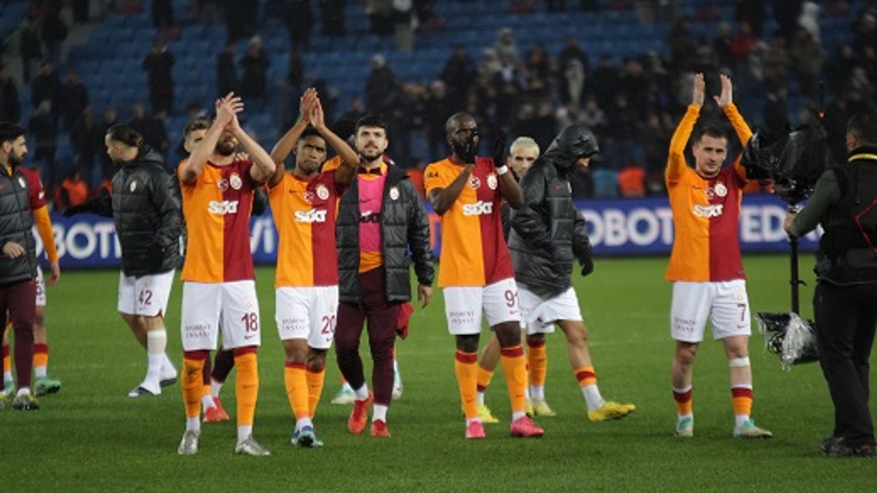 Trabzonda, Galatasaray gol oldu yağdı