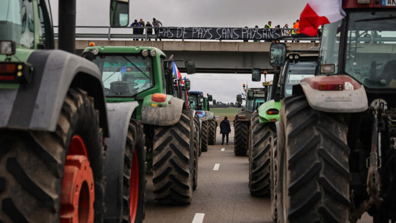 Fransa’da çiftçi protestoları ülke geneline yayılıyor