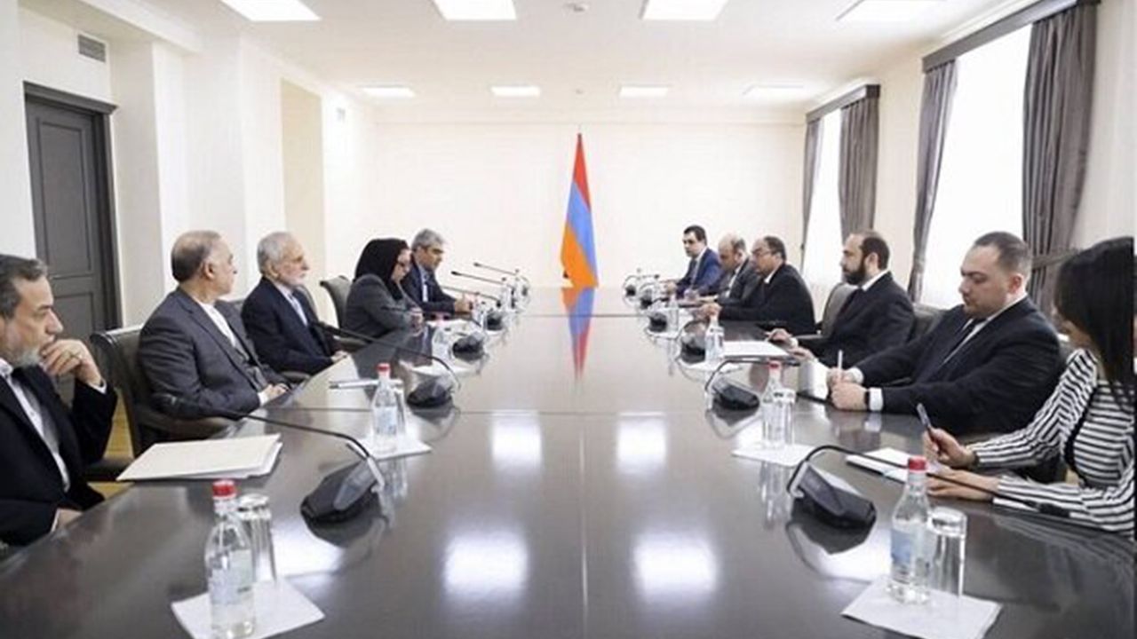 İran-Ermenistan ilişkileri Erivan'da konuşuldu