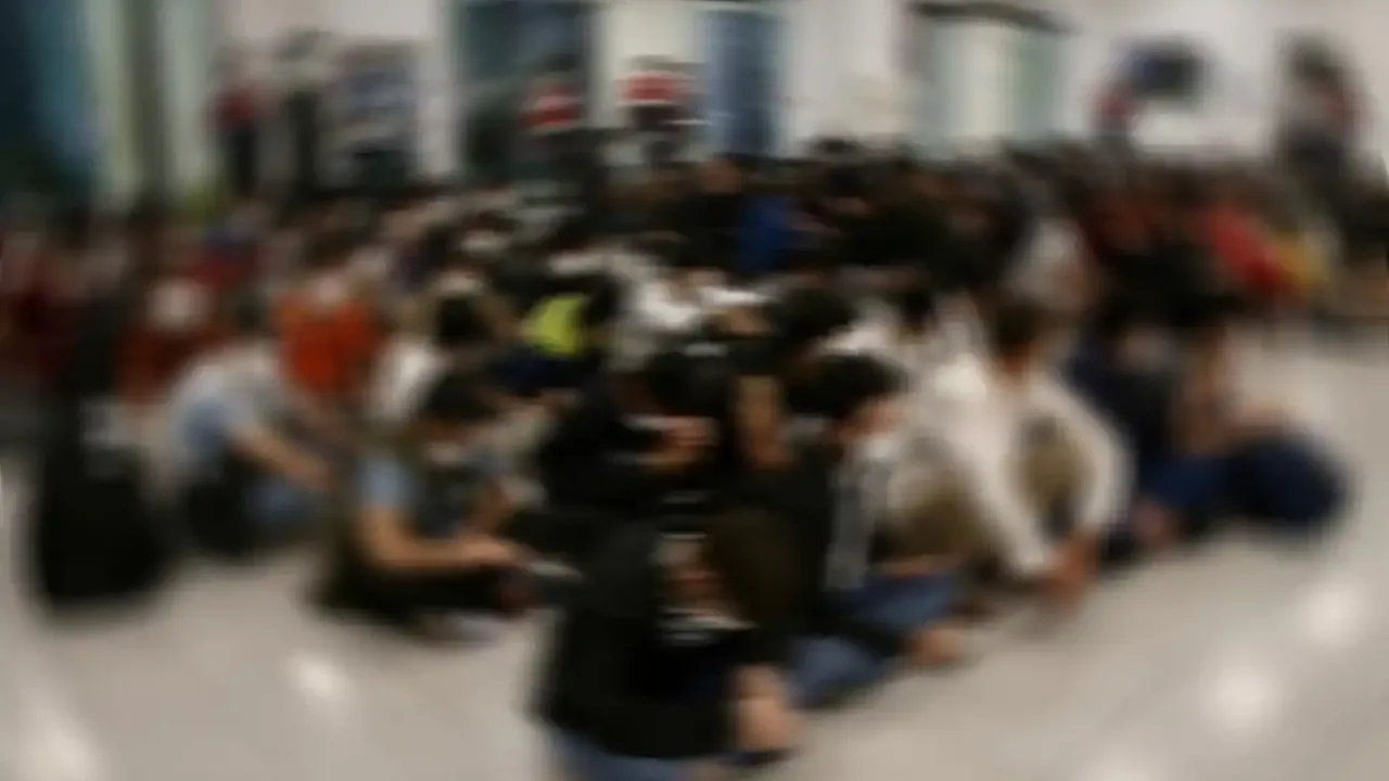 15 düzensiz göçmen yakalanarak sınır dışı edildi