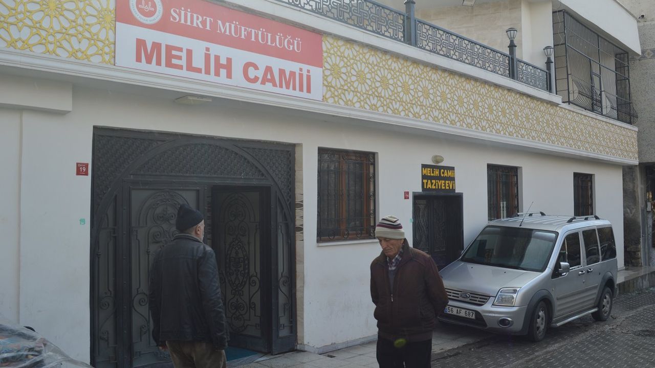 Siirt'te Melih Camii Taziye Evi Ücretlidir 1500 TL yazısı tepki çekiyor