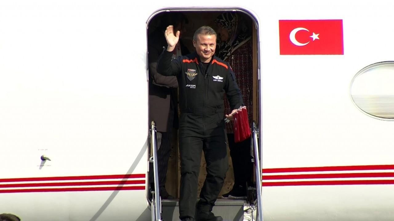Türk Astronot Alper Gezeravcı Ankara’ya iniş yaptı.