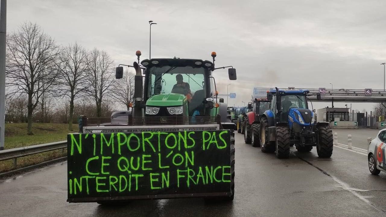 Fransa'da 79 çiftçi gözaltına alındı