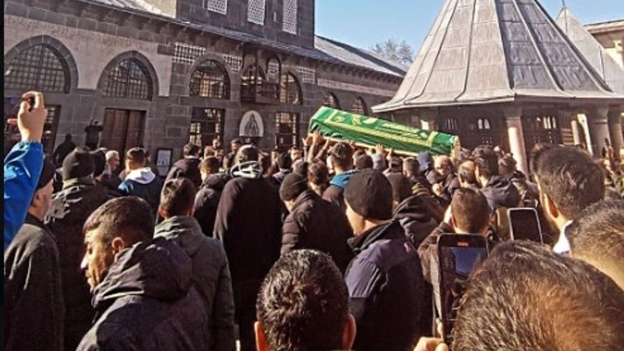 Diyarbakırlı Ramazan Hoca cenazesi Ulucami'ye getirildi
