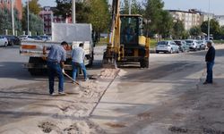 Bağlar'da kurumların tahrip ettiği yollar yapıldı