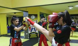 Kick boksçu kadınlar Dünya Kupası’na hazırlanıyor