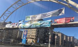 Diyarbakır'da üst geçitler reklam panosuna döndü!