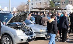 Diyarbakır'da açık oto pazarında hafta sonu yoğunluğu