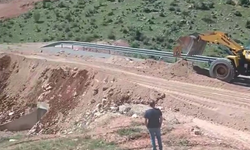 Siirt'e onlarca köy yoluna ulaşım sağlayan yol çöktü