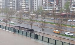 Diyarbakır'da beklenen Yağmur doluyla geldi