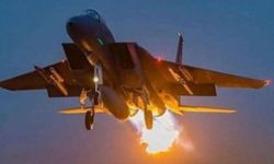 İşgalci ABD ve İngiltere'den Yemen'e hava saldırısı