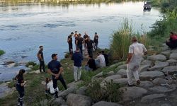 Fırat Nehri'ne giren genç boğularak hayatını kaybetti