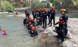 Tunceli’de su üstü kurtarma eğitimi