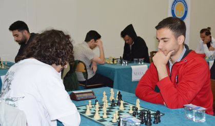 Dicle Üniversitesi'nde Büyük Katılımla Satranç Turnuvası