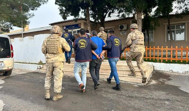 Jandarma 2 hükümlüyü yakaladı