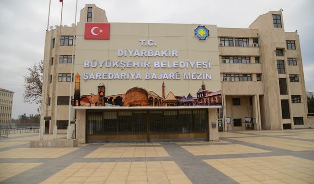 Diyarbakır Büyükşehir Belediyesinde 12 yeni daire başkanı ve 2 yeni genel sekreter