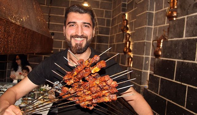 Diyarbakır'ın vazgeçilmez lezzeti: Ciğer Kebabı