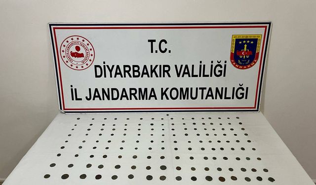 Diyarbakır'da jandarma tarihi eser kaçakçılarına göz açtırmıyor; 3 gözaltı