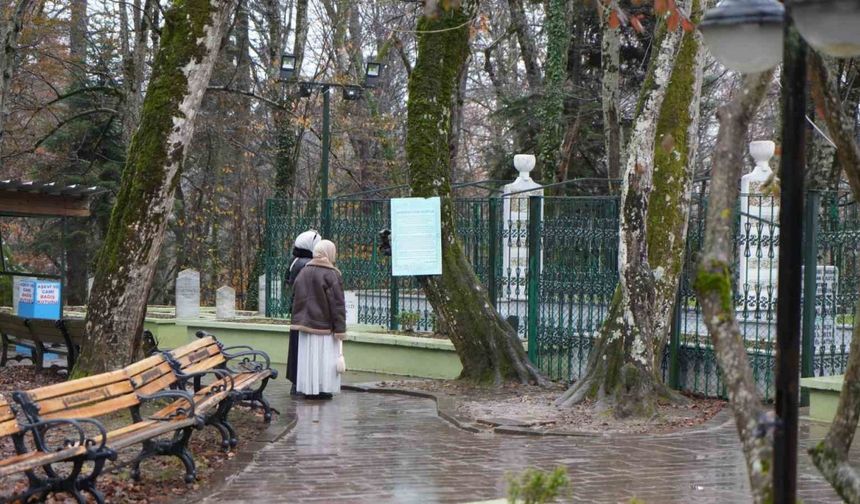 Ormanın içindeki türbenin hikayesi: Buraya gelen aç kalmıyor