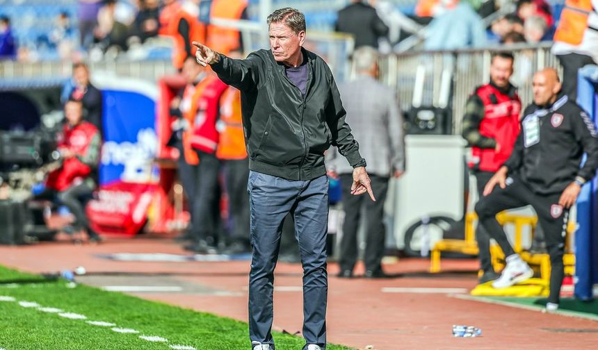 Süper Lig'deki Tek Yabancı Teknik Direktör Olarak Öne Çıkıyor