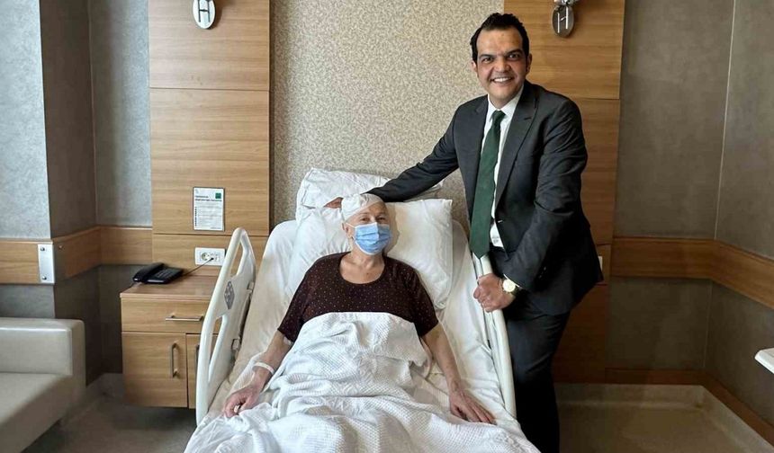 69 yaşındaki hastanın beyin ameliyatı genel anestezi olmadan gerçekleştirildi