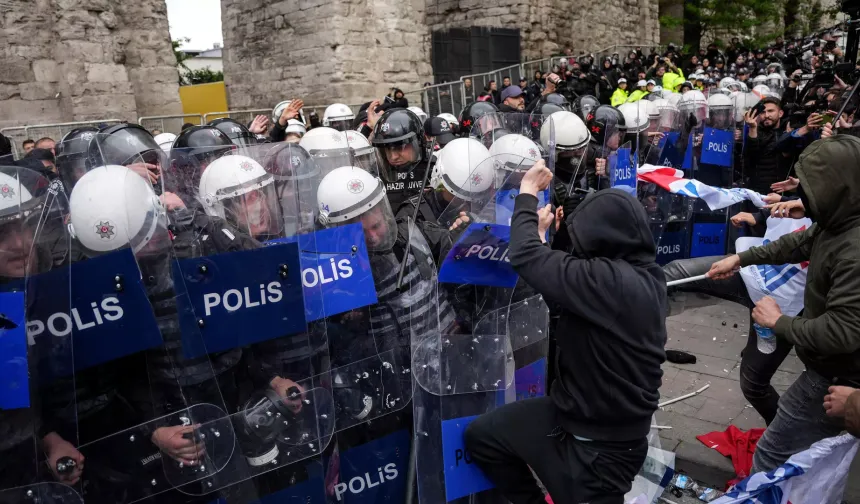 İstanbul'da polise saldıran 65 kişi gözaltında