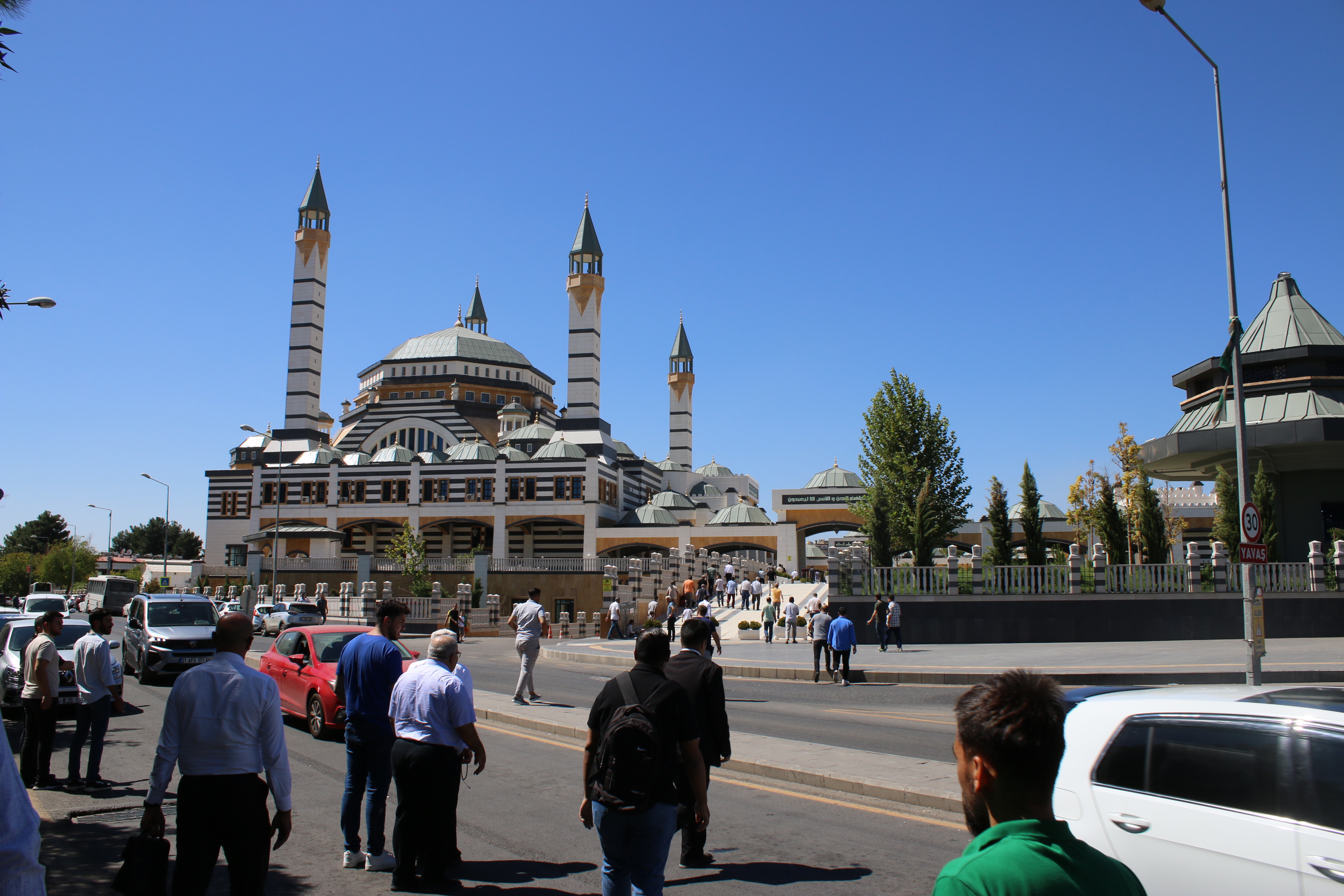 Cuma Hutbesinde Narin Güran’a Atıf (2)