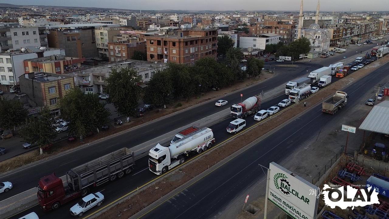 Diyarbakır Bismil'de 3 Kilometrelik Trafik Kabusu! (4)