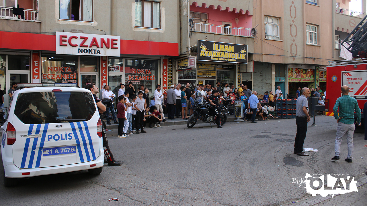 Diyarbakır Bismil'de 4 Katlı Apartmanda Yangın, 1 Yaralı (11)