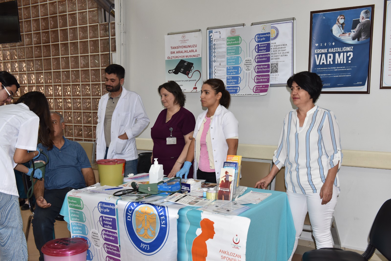 Dicle Üniversitesi’nden Artrit Günü’nde Farkındalık Standı (1)