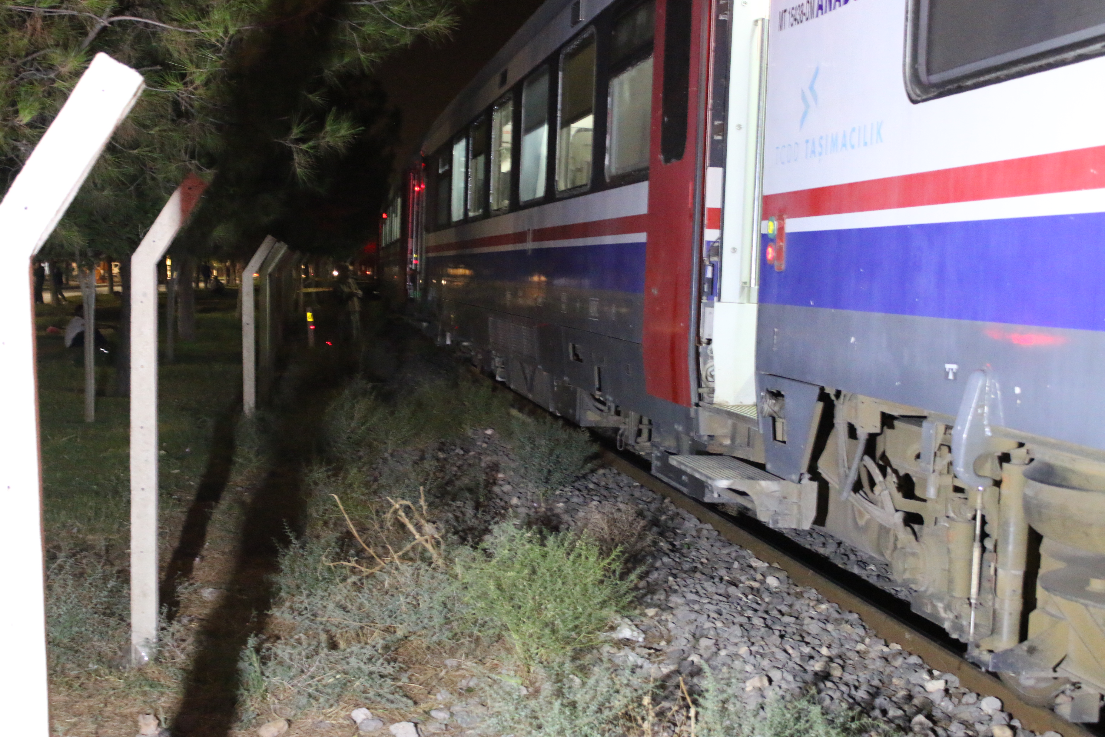 Diyarbakır Bismil'de Tren, 15 Yaşındaki Çocuğa Çarptı! (5)