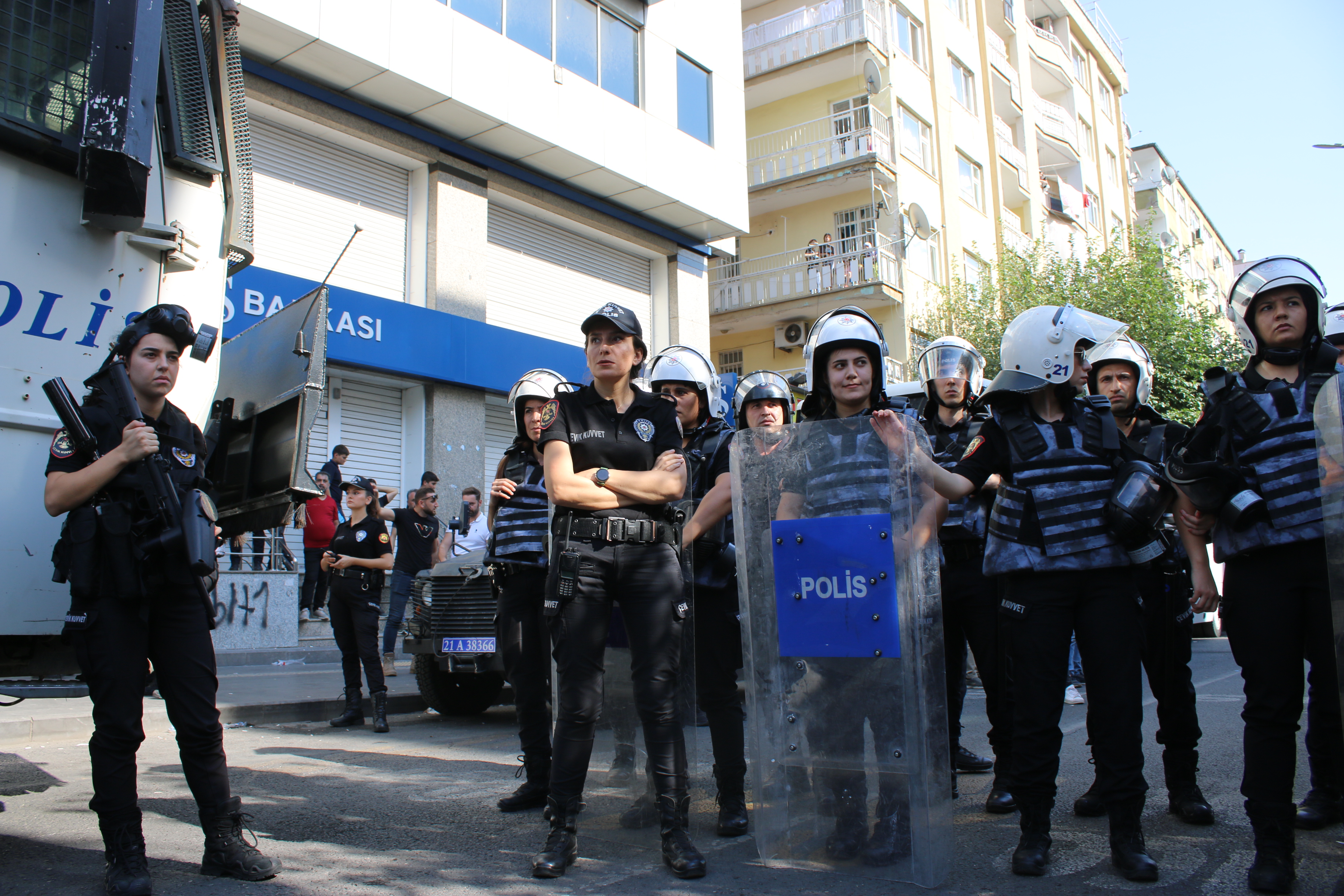 Diyarbakır'da Dem Parti'nin Izinsiz Gösterisinde 6 Gözaltı (6)