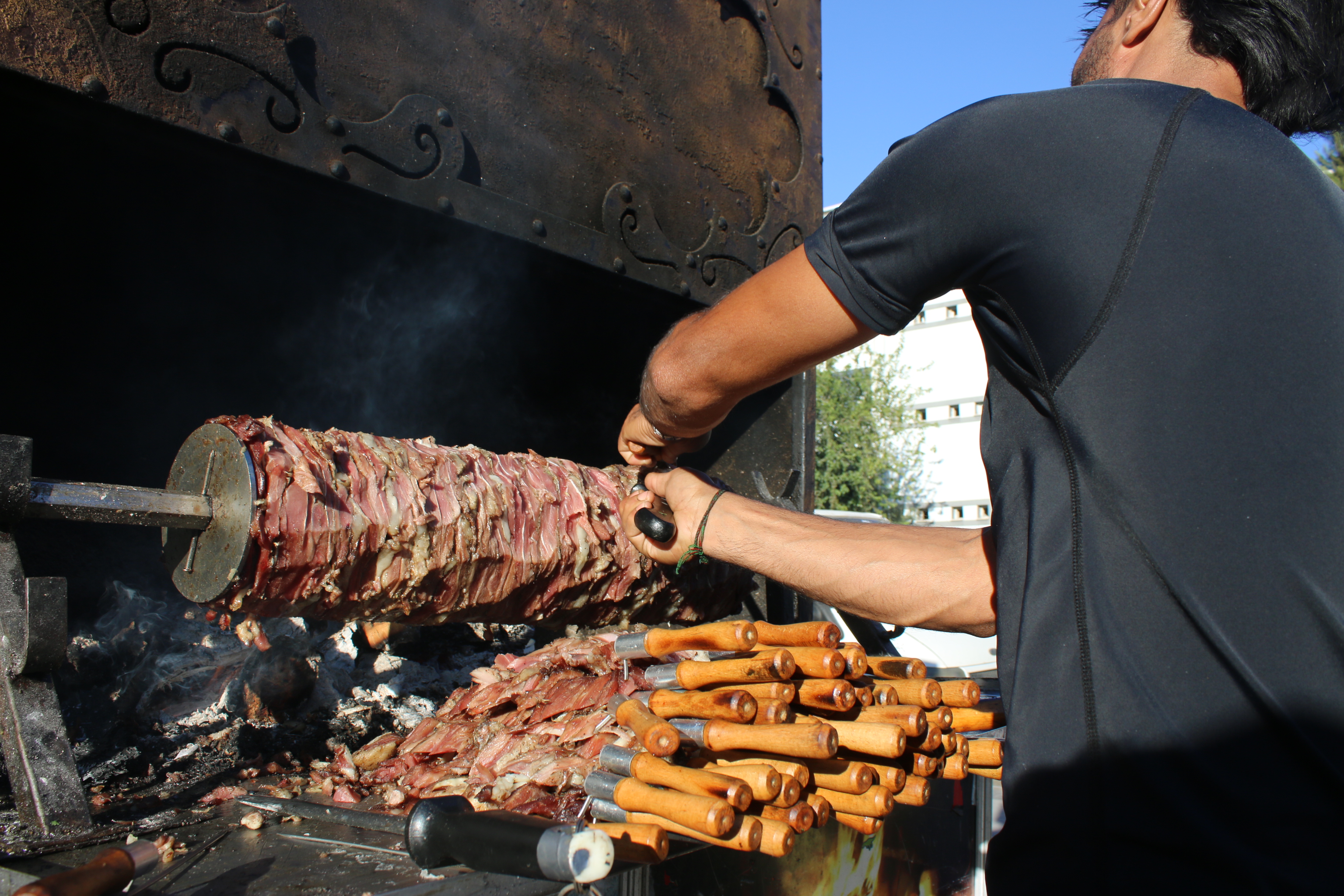 Erzurum'un Tescilli Cağ Kebabı Diyarbakır'da! (1)