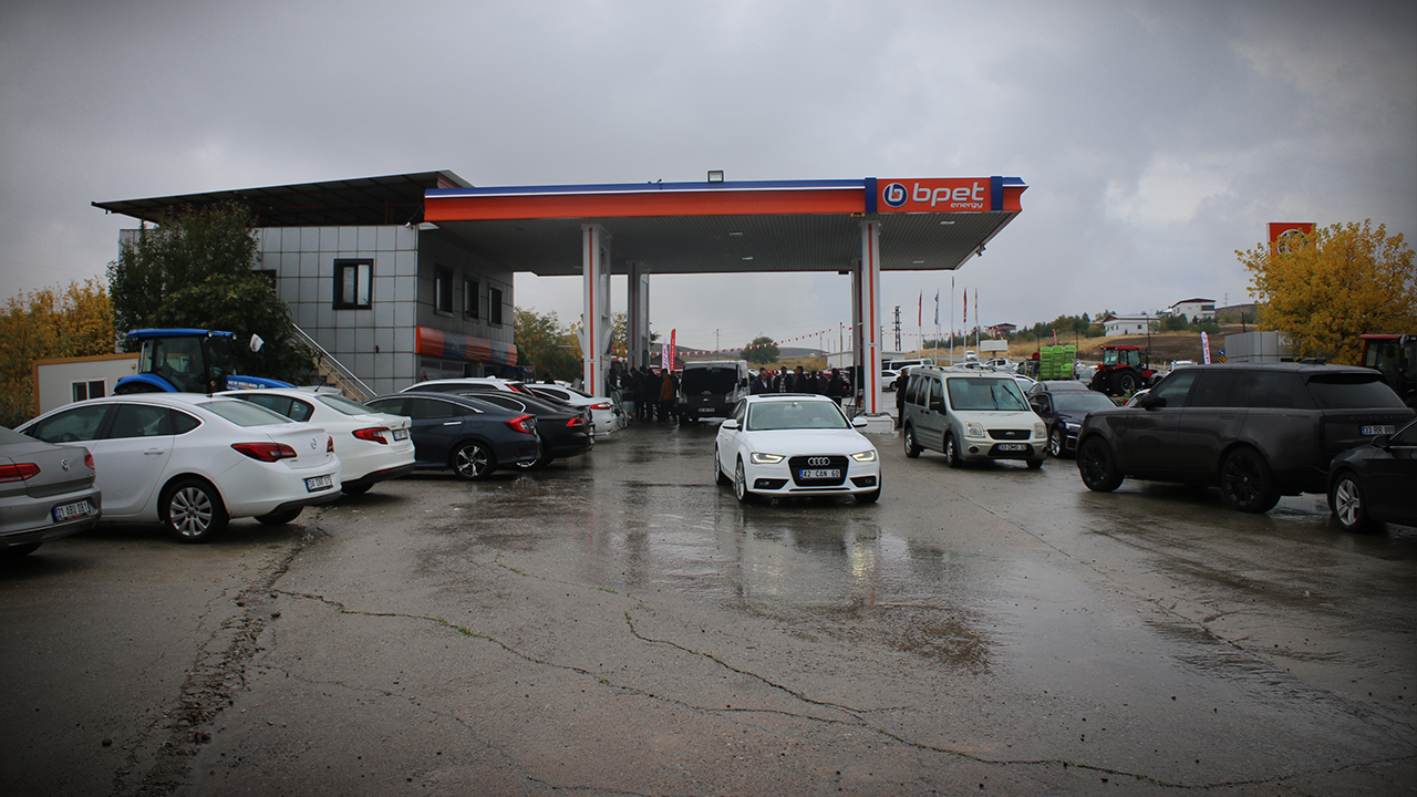 Diyarbakır’da Bir Petrol Istasyonu Daha! İlk Günden 20 Traktör Sattı (3)