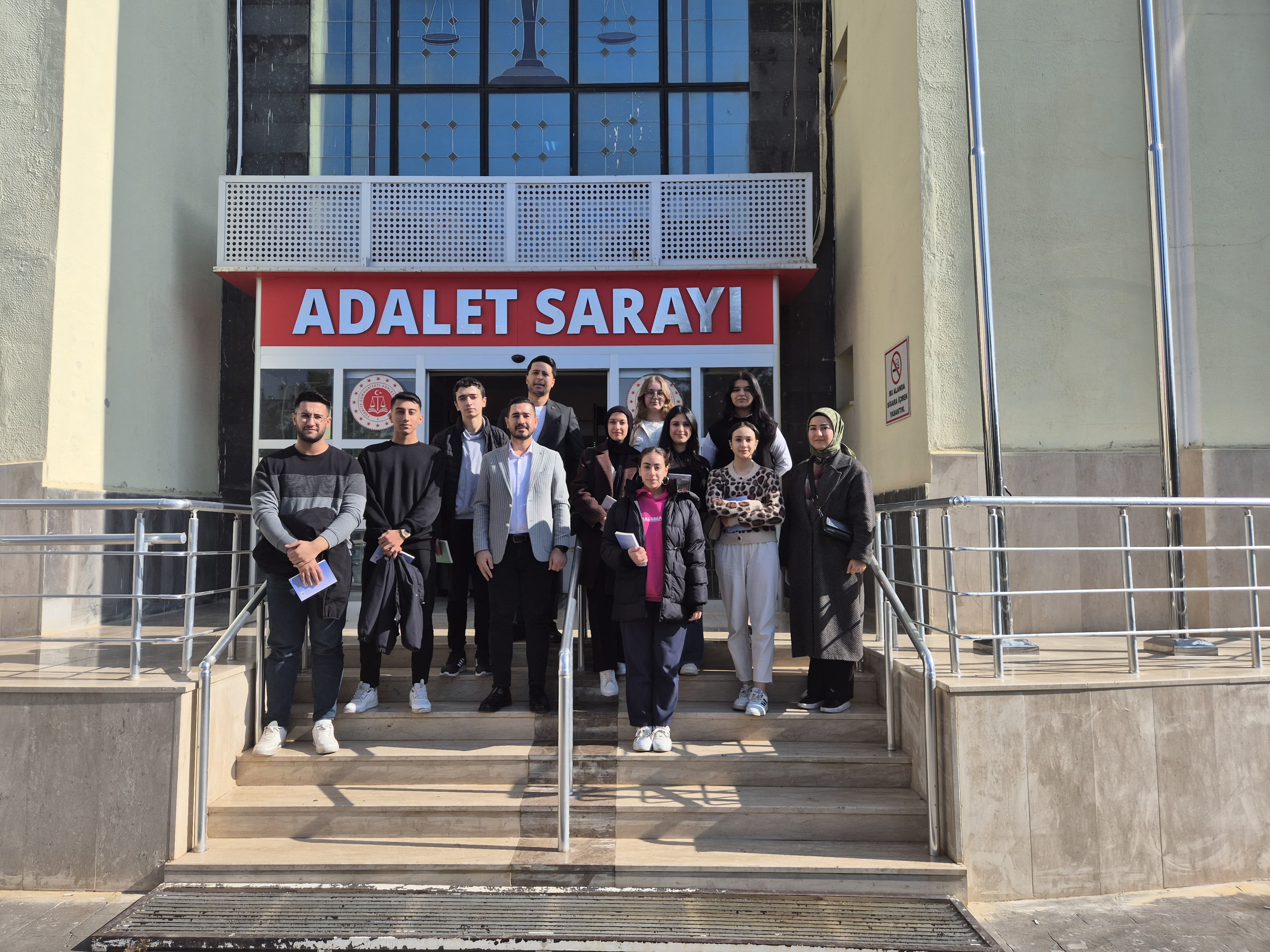 Diyarbakır'da Lise Öğrencileri Adliyede! Duruşmalara Katıldılar (5)